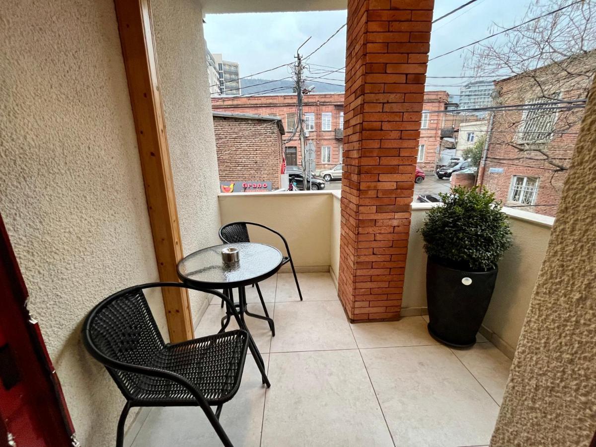 Hotel Well Inn Тбилиси Экстерьер фото