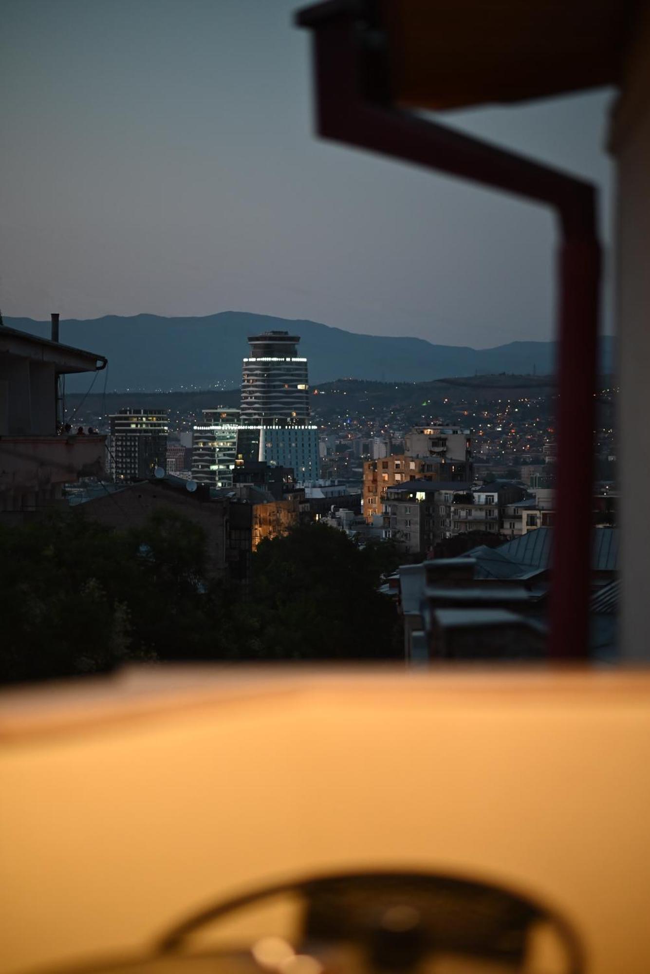 Hotel Well Inn Тбилиси Экстерьер фото