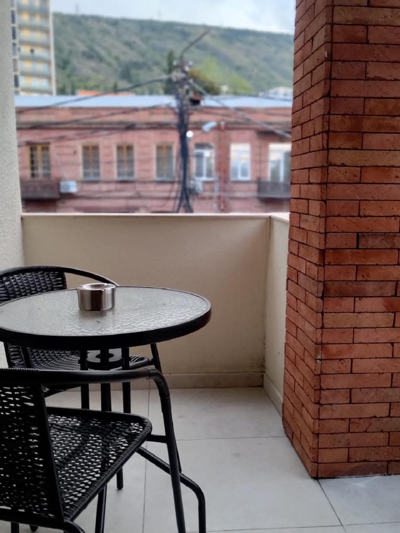 Hotel Well Inn Тбилиси Экстерьер фото