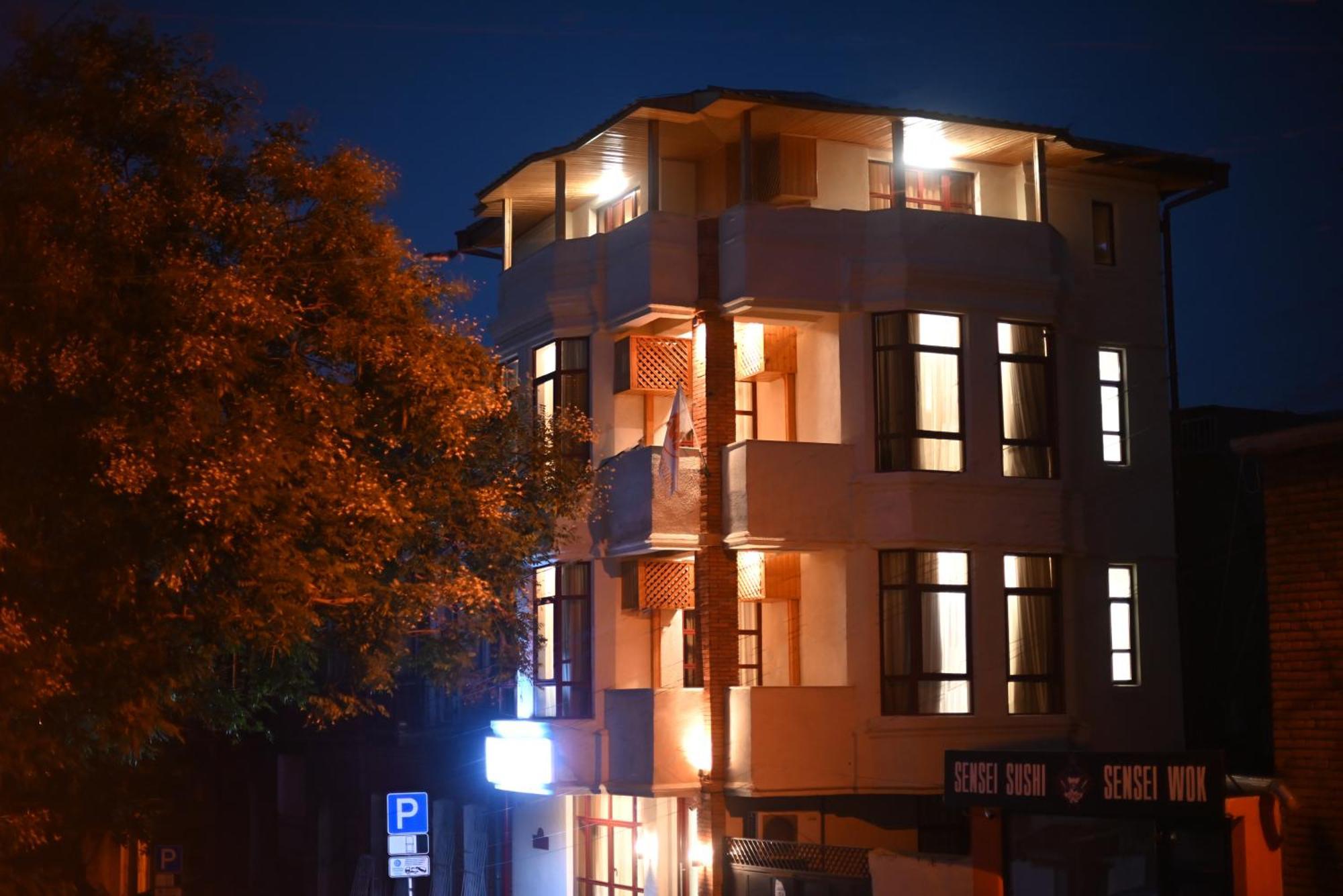 Hotel Well Inn Тбилиси Экстерьер фото
