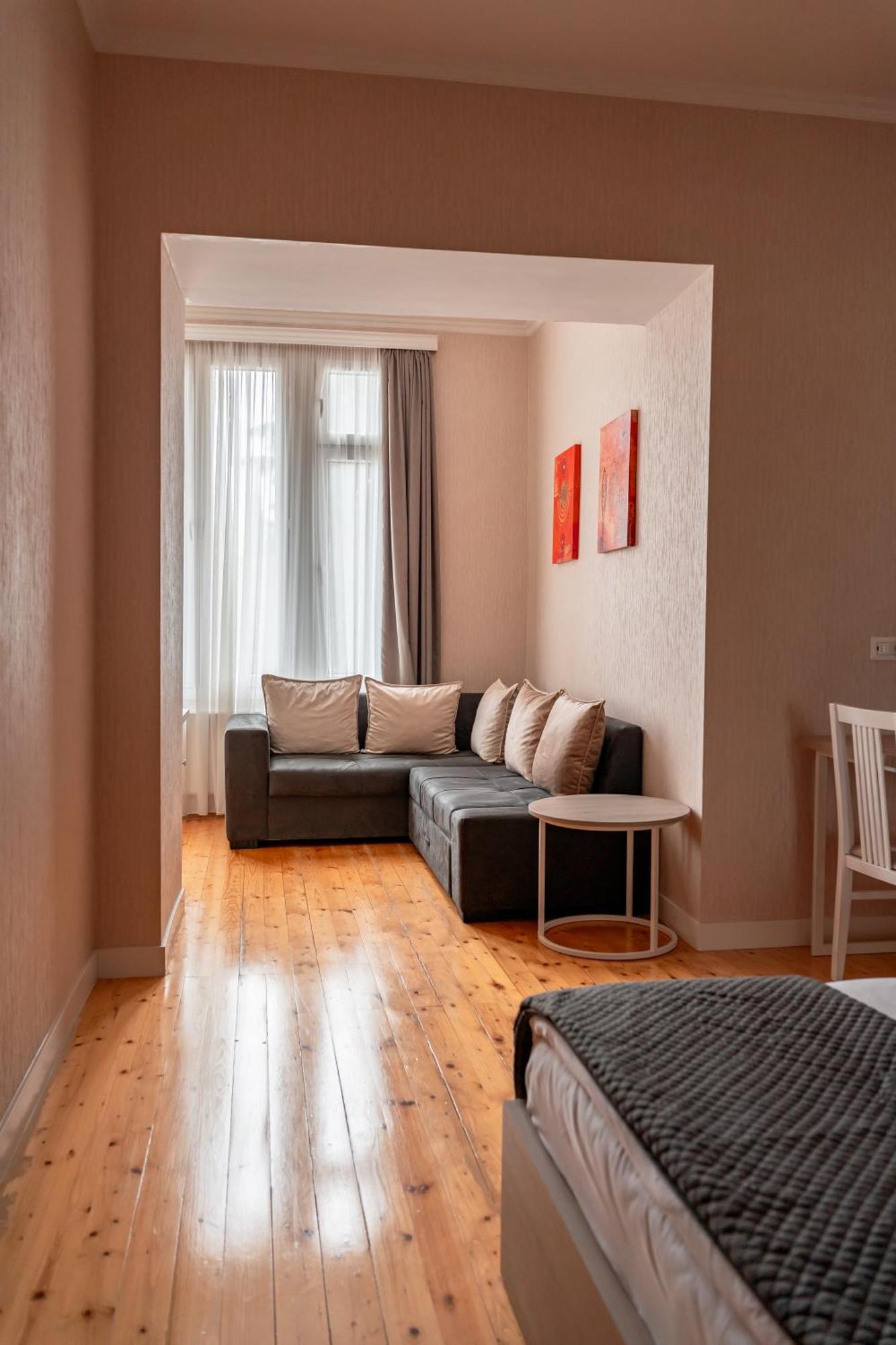 Hotel Well Inn Тбилиси Экстерьер фото