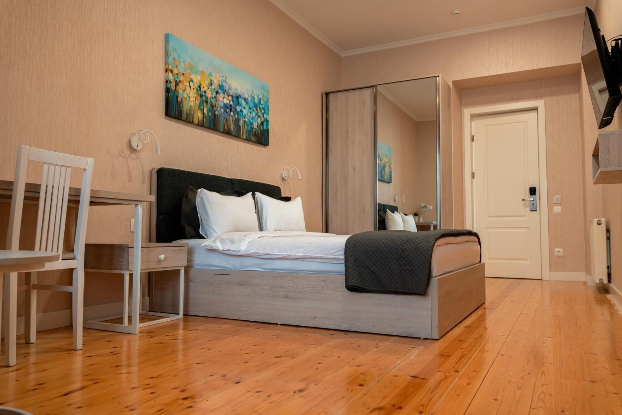 Hotel Well Inn Тбилиси Экстерьер фото