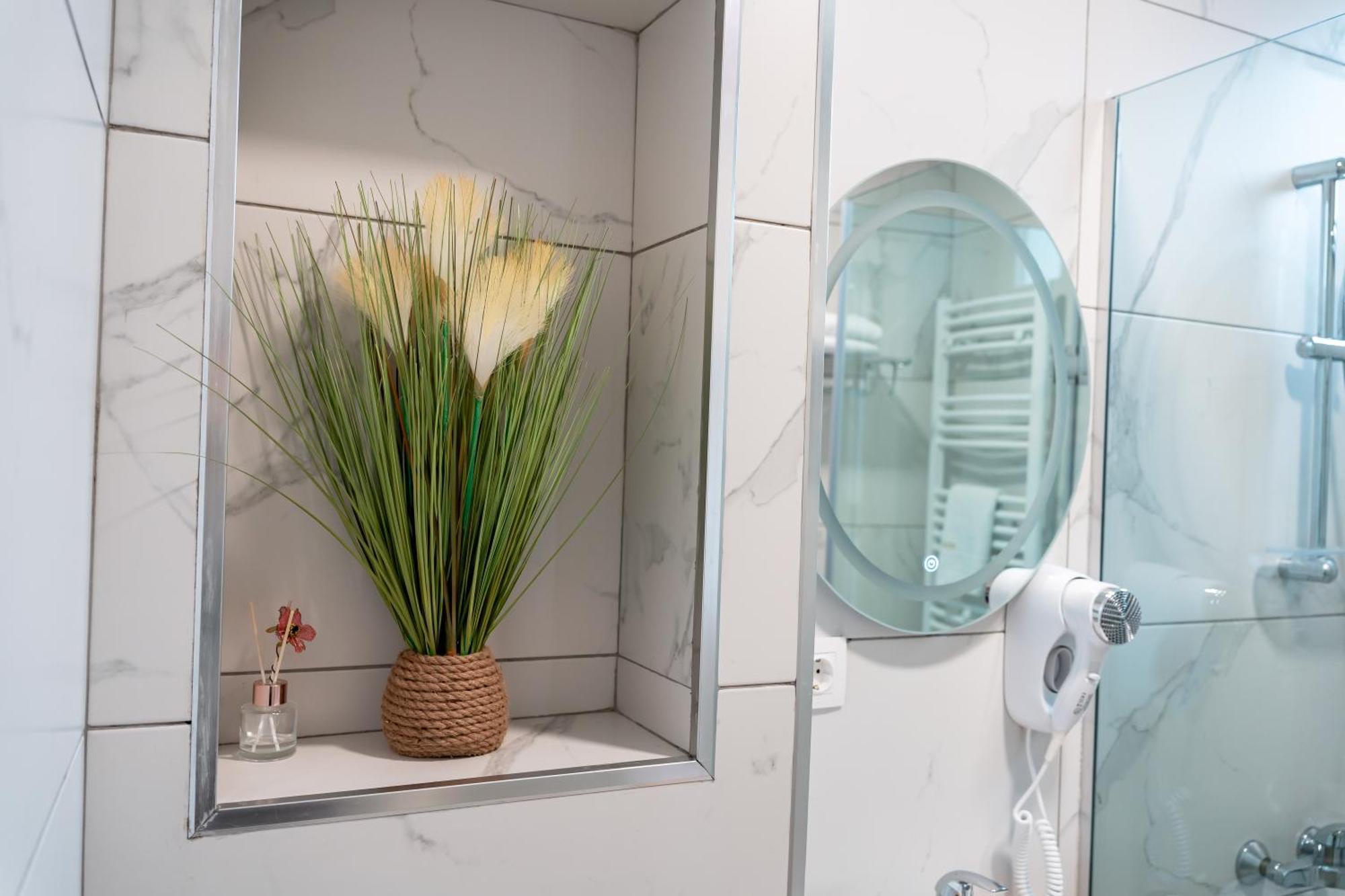 Hotel Well Inn Тбилиси Экстерьер фото