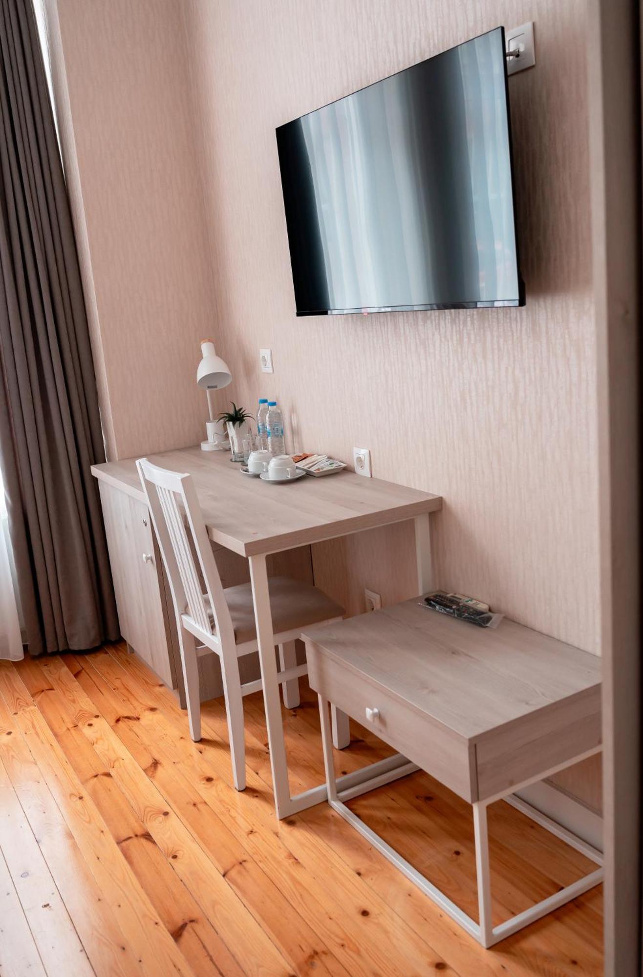 Hotel Well Inn Тбилиси Экстерьер фото