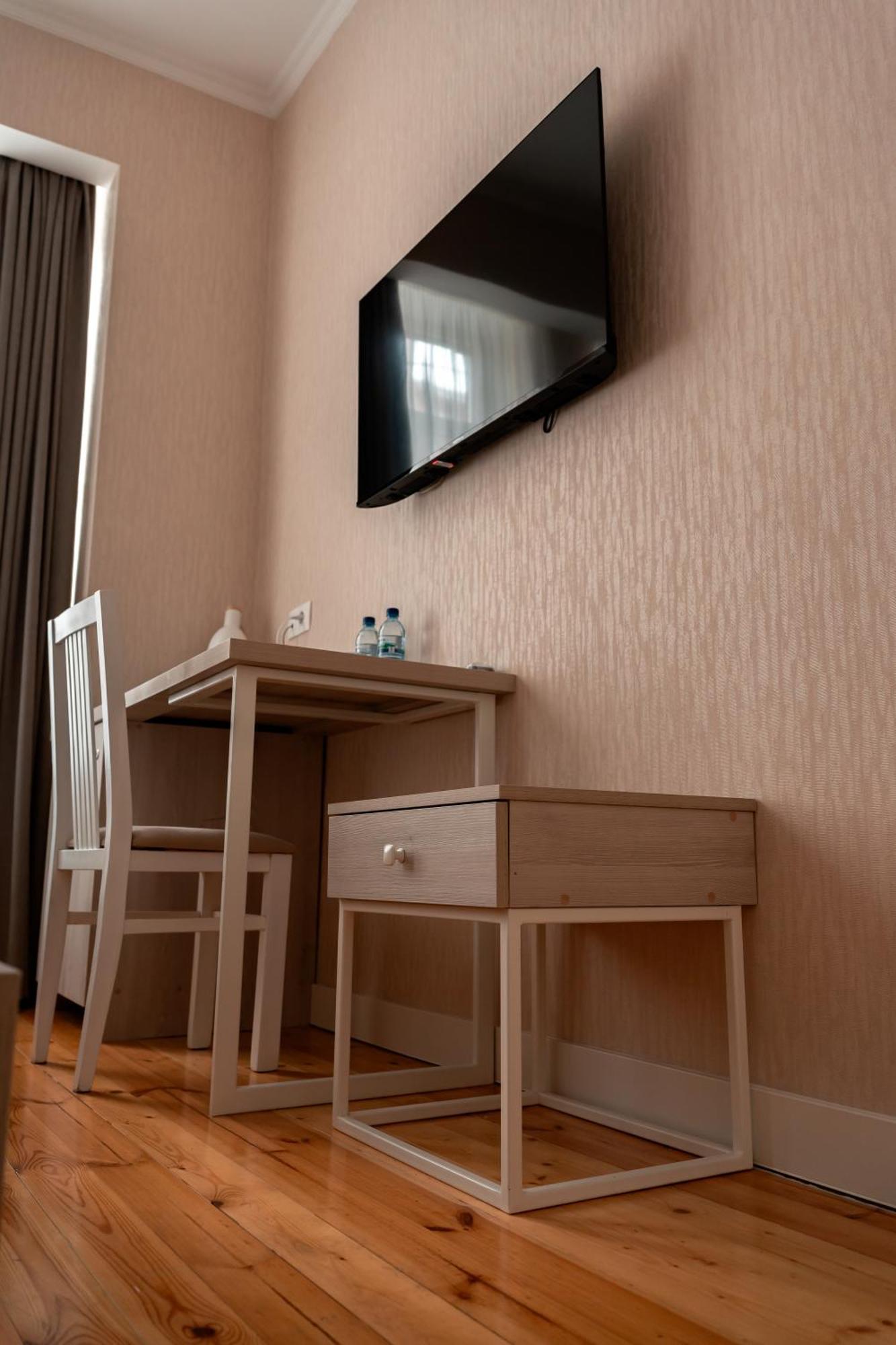Hotel Well Inn Тбилиси Экстерьер фото