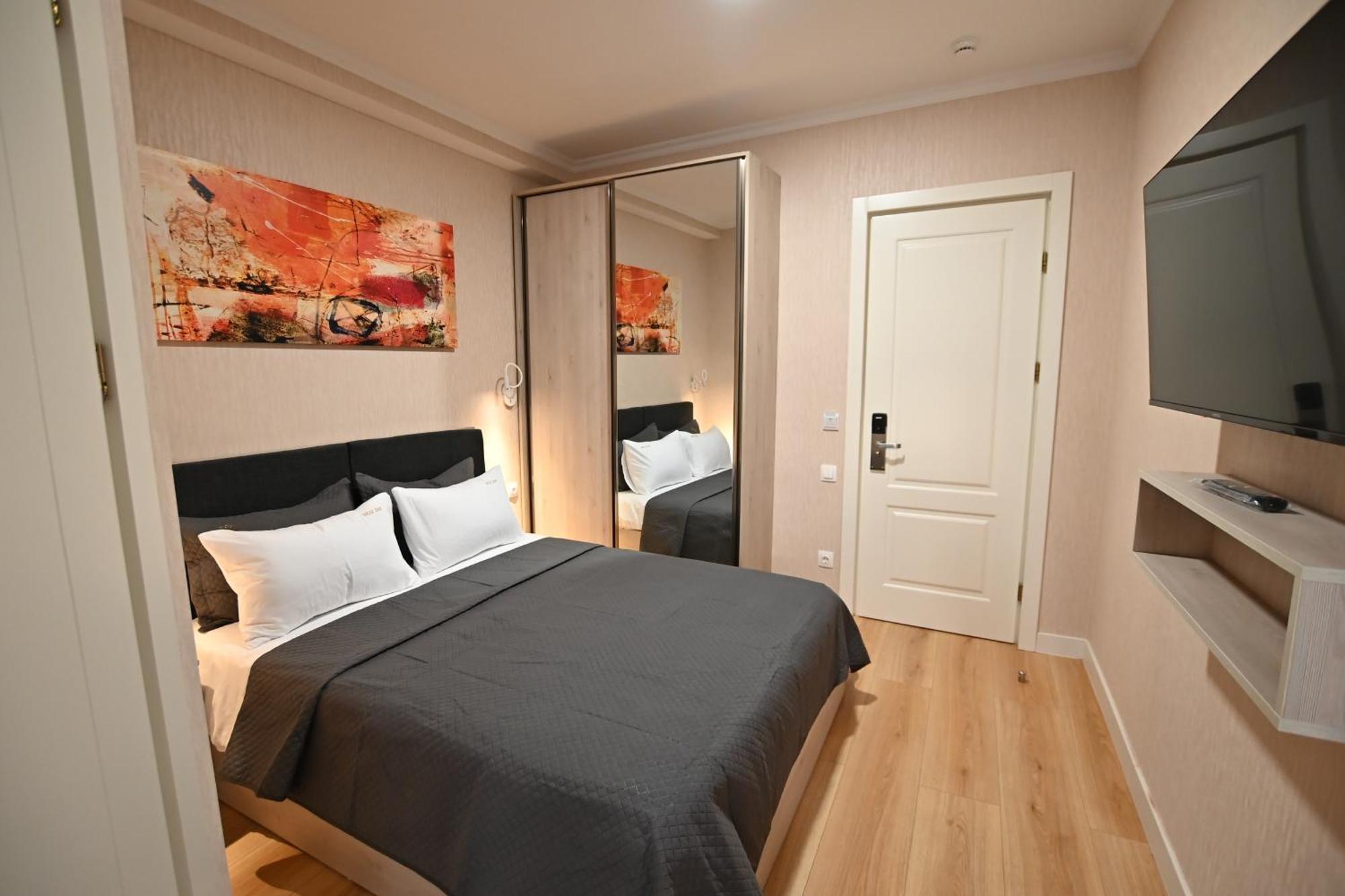 Hotel Well Inn Тбилиси Экстерьер фото